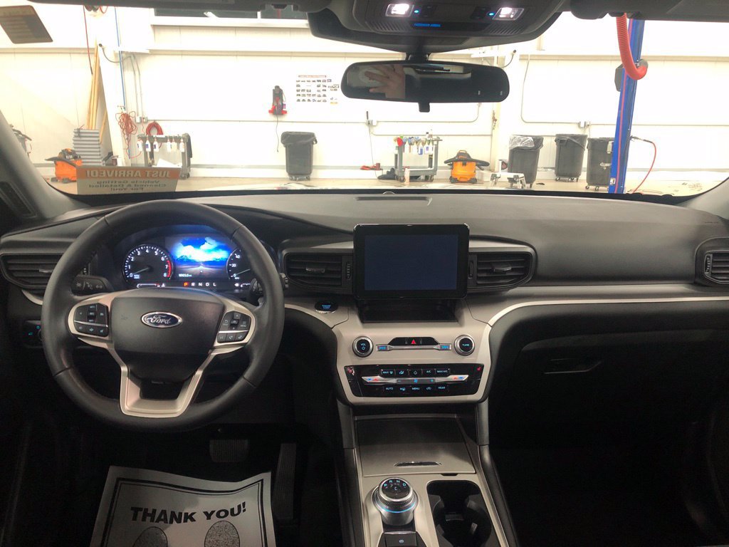 Used 2024 Ford Explorer XLT AWD/4WD image 6