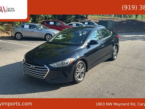 Used 2017 Hyundai Elantra SE FWD image 1