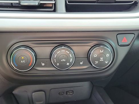 Certified 2024 Chevrolet Trax LS w/ LS Convenience Package image 27