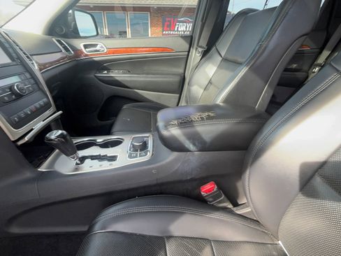Used 2011 Jeep Grand Cherokee Limited w/ Luxury Group II image 14