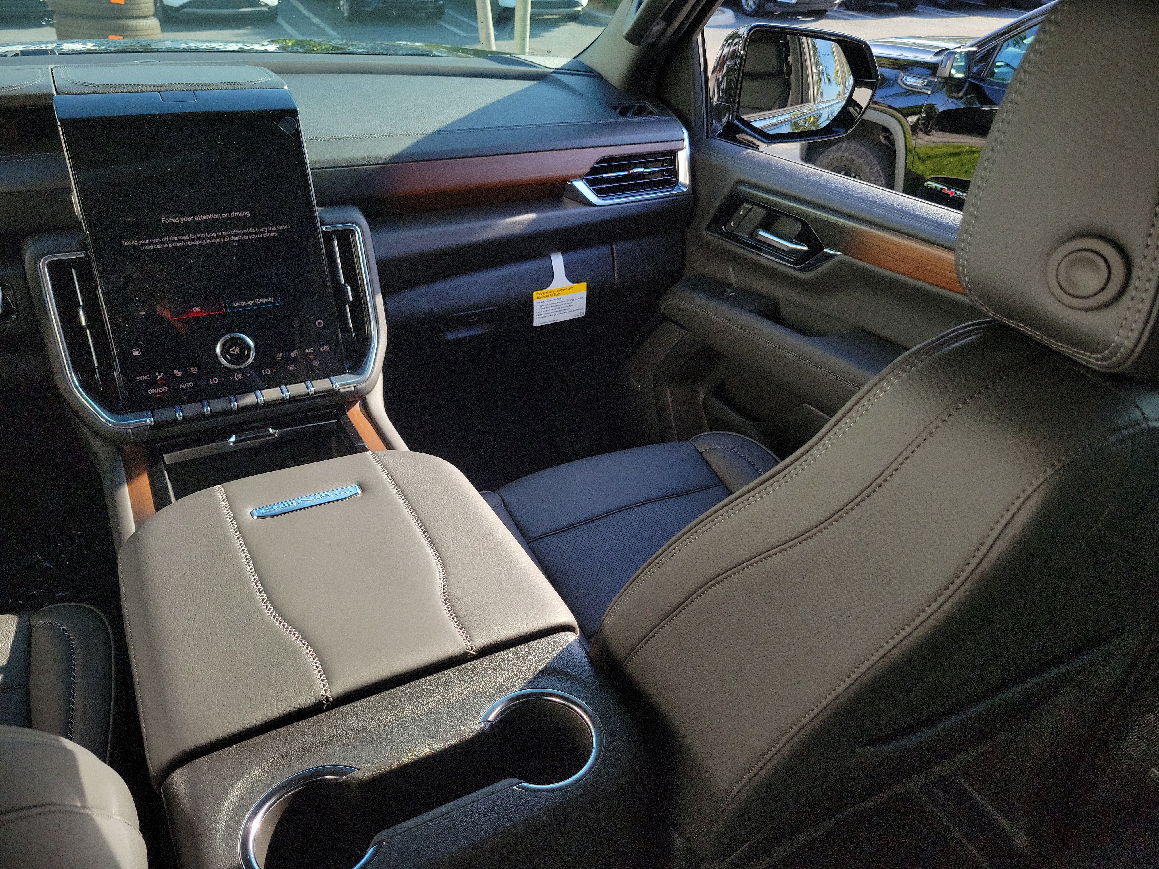 New 2026 GMC Yukon Denali AWD/4WD image 18