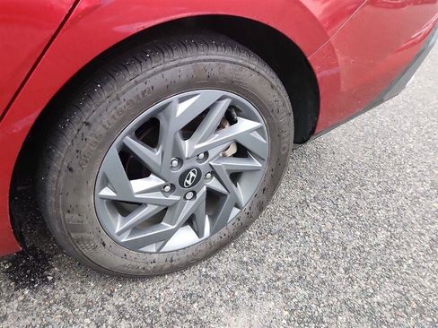 Used 2024 Hyundai Elantra SEL FWD image 4