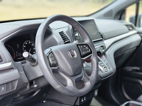 Used 2025 Honda Odyssey Sport-L image 12