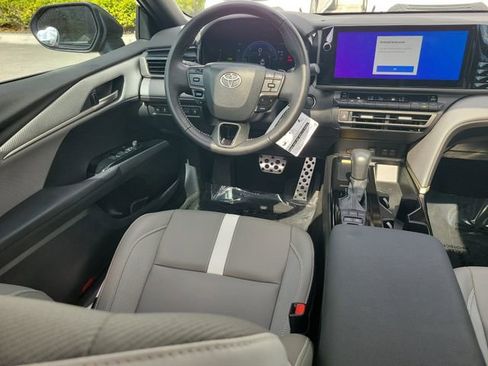 Used 2025 Toyota Camry SE w/ Multimedia Upgrade Package image 8