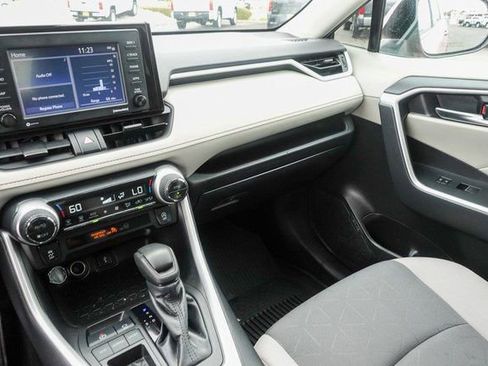 Used 2022 Toyota RAV4 XLE image 22