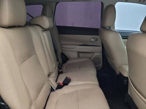 Used 2016 Mitsubishi Outlander SE FWD image 19