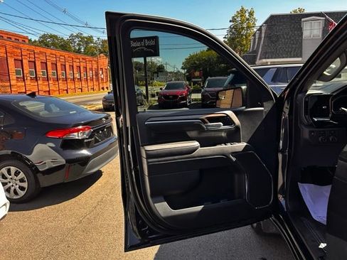 Used 2024 Chevrolet Silverado 1500 LT AWD/4WD image 15