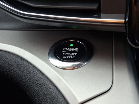 Used 2021 Ford Explorer XLT w/ Equipment Group 202A image 25