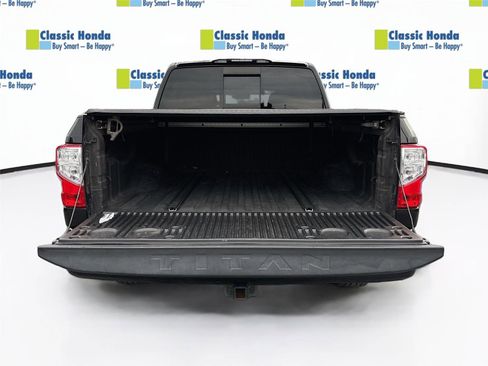 Used 2017 Nissan Titan SV RWD image 30