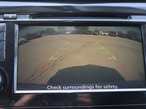 Used 2018 Nissan Rogue S AWD/4WD image 24