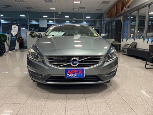 Used 2017 Volvo S60 T5 Inscription Platinum image 15