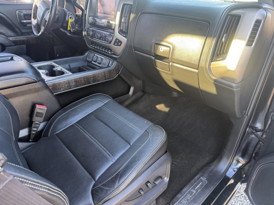 Used 2015 GMC Sierra 2500 Denali w/ Duramax Plus Package AWD/4WD image 10