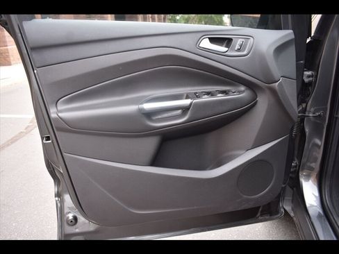 Used 2016 Ford Escape SE w/ Equipment Group 201A FWD image 16