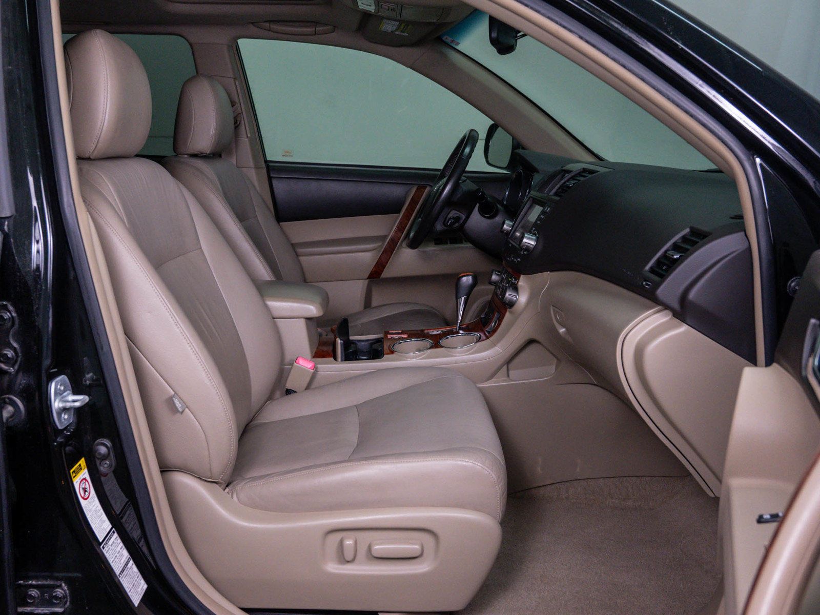 Used 2010 Toyota Highlander Limited w/ Extra Value Pkg 8 AWD/4WD image 11