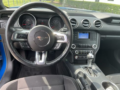 Used 2021 Ford Mustang Convertible RWD image 30