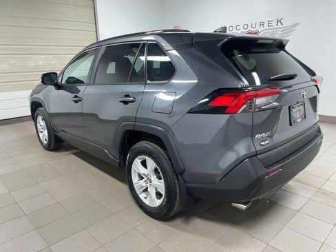 Used 2021 Toyota RAV4 XLE w/ Convenience Package AWD/4WD image 4