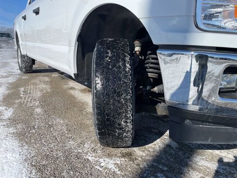 Used 2019 Ford F150 XLT w/ Trailer Tow Package image 17