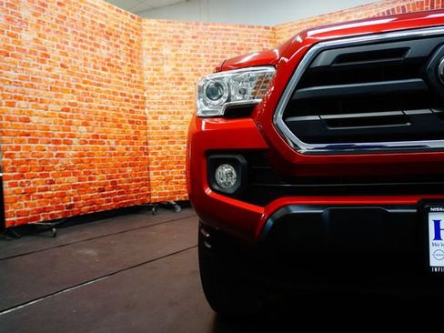 Used 2019 Toyota Tacoma SR5 AWD/4WD image 55