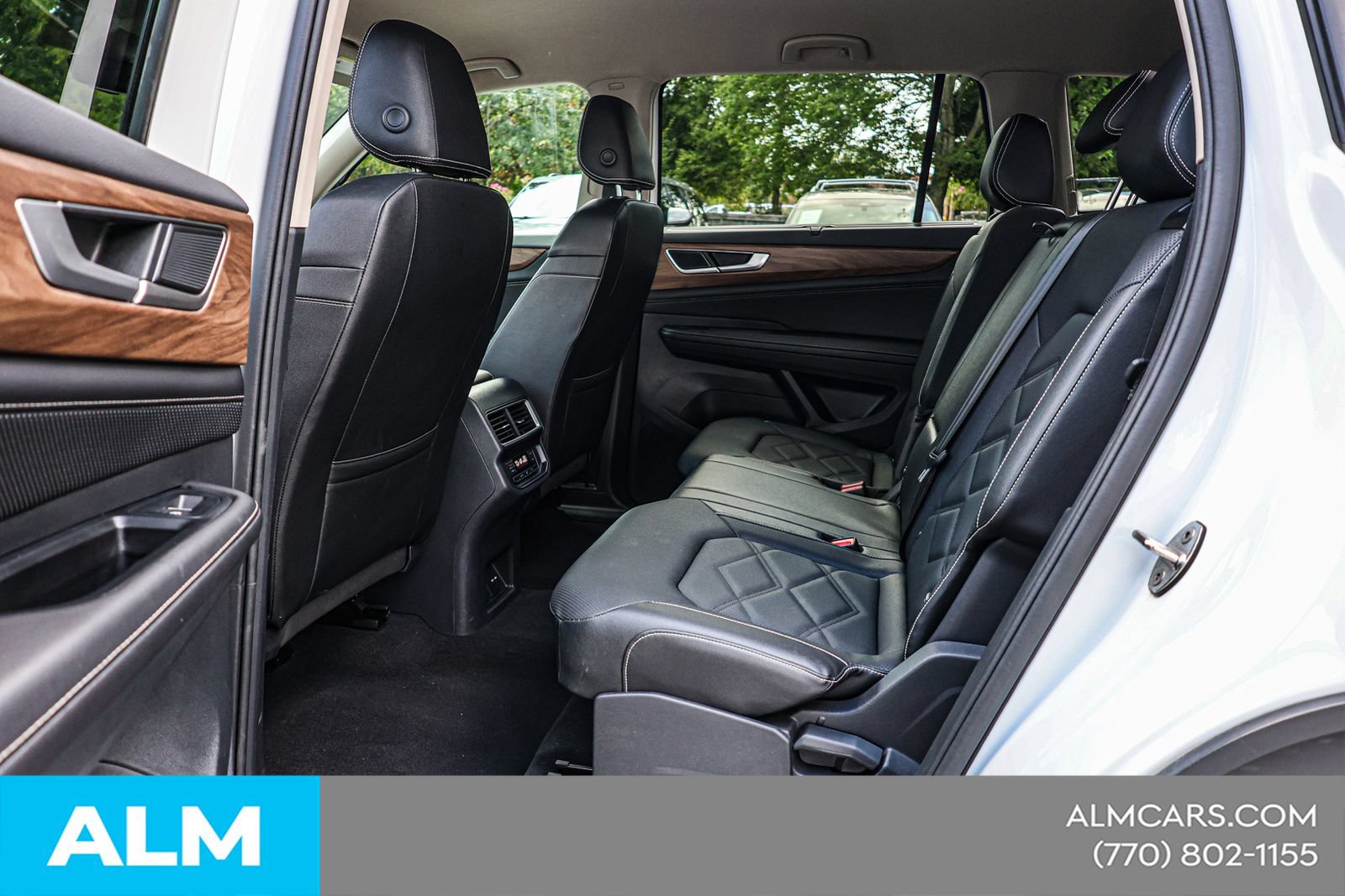 Used 2025 Volkswagen Atlas SE FWD image 18