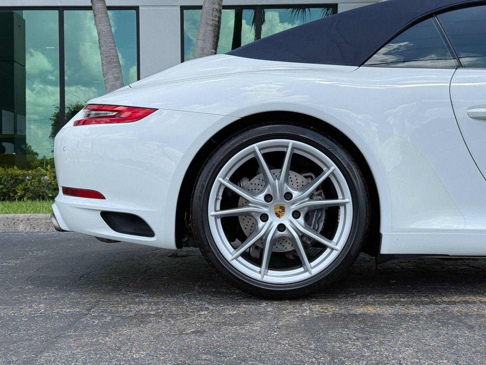 Used 2018 Porsche 911 Targa 4S image 17