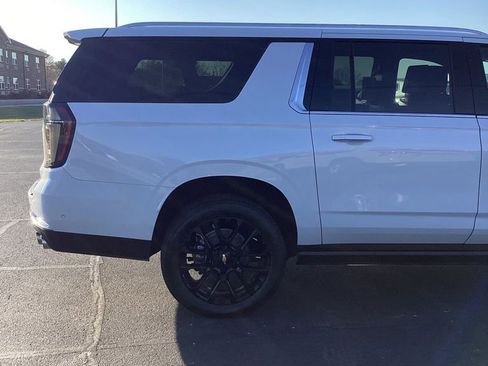 New 2026 Chevrolet Suburban Premier image 6