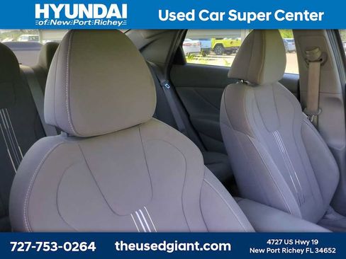 Used 2021 Hyundai Elantra SEL w/ Convenience Package FWD image 6