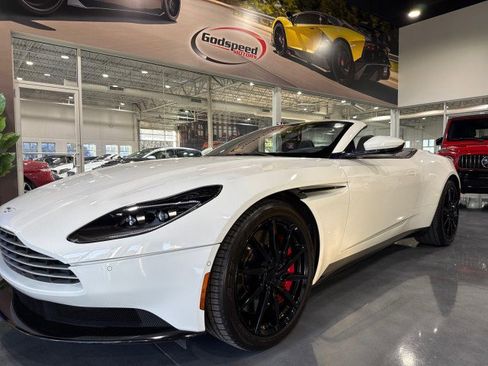 Used 2019 Aston Martin DB11 Tech Pkg $236K MSRP image 23