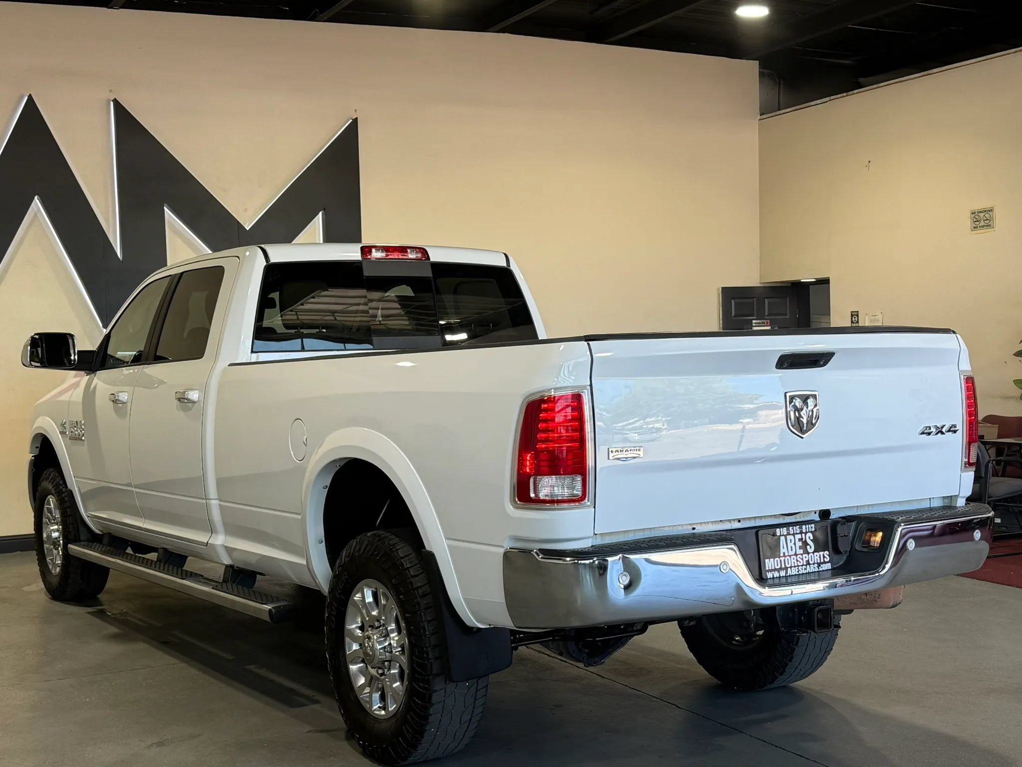 Used 2017 RAM 2500 Laramie AWD/4WD image 4