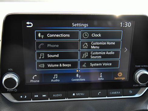 Used 2024 Nissan Sentra SV FWD image 18