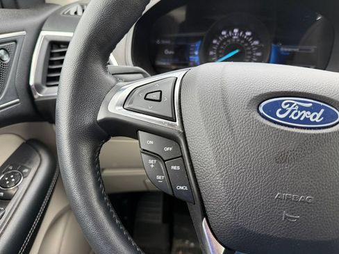 Certified 2022 Ford Edge Titanium AWD/4WD image 38