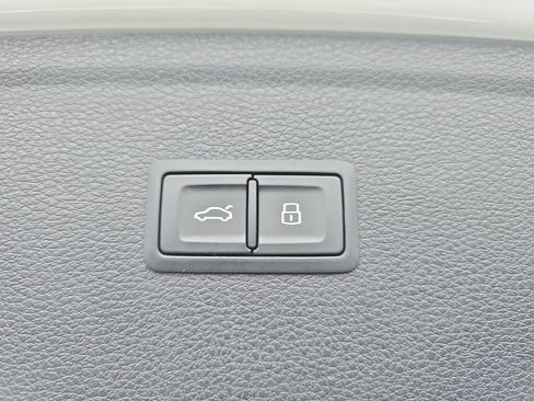 Used 2018 Audi SQ5 Premium Plus image 13