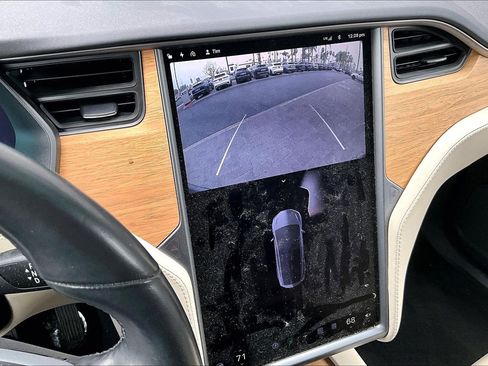 Used 2018 Tesla Model X 75D image 21