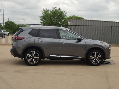 Used 2023 Nissan Rogue SL w/ SL Premium Package FWD image 4