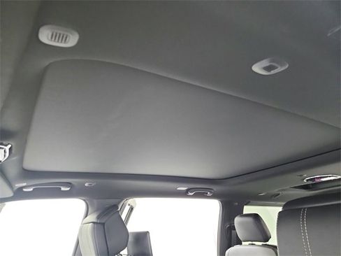 New 2026 Jeep Grand Wagoneer Summit image 22