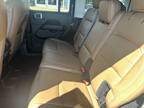 Used 2022 Jeep Wrangler Unlimited Sahara w/ Cold Weather Group AWD/4WD image 24