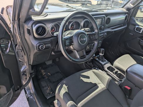 Used 2018 Jeep Wrangler Unlimited Sport S AWD/4WD image 16