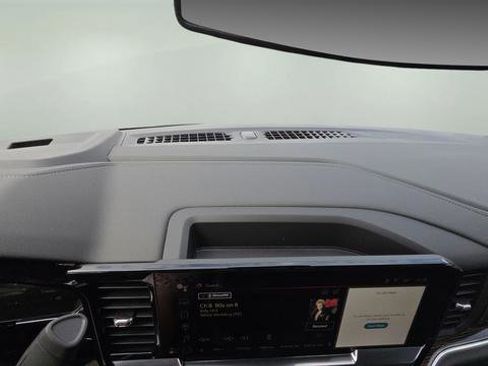 New 2026 GMC Sierra 2500 SLE w/ Preferred Package image 10