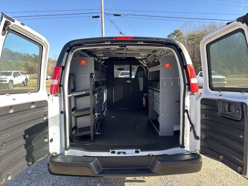 New 2025 Chevrolet Express 2500 RIDICULOUS DEAL! 1WT w/ Driver Convenience Package image 22