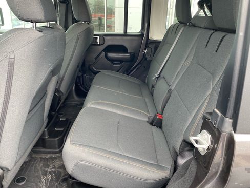 Used 2025 Jeep Wrangler Willys image 23