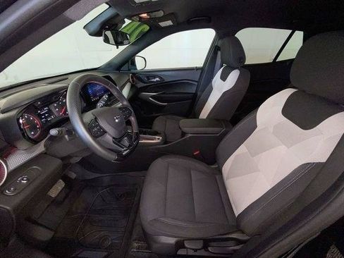 Used 2024 Chevrolet Trax RS w/ Driver Confidence Package FWD image 28