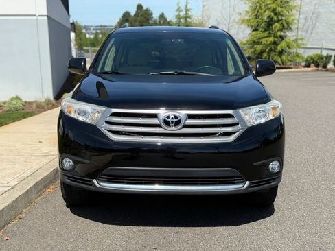 Used 2011 Toyota Highlander 4WD w/ Tech Pkg image 25