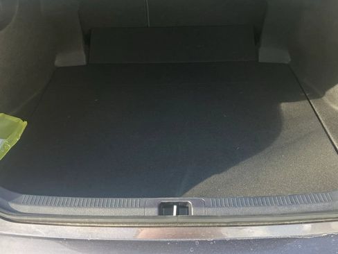 Used 2022 Toyota Camry LE image 8