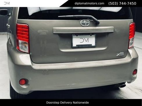 Used 2012 Scion xB FWD image 16