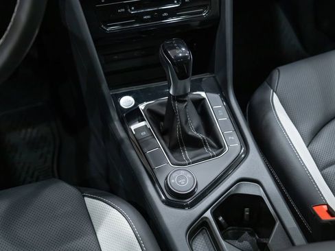 New 2026 Volkswagen Taos SEL AWD/4WD image 18