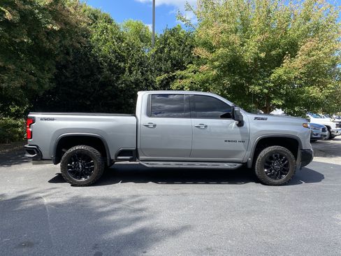 Used 2025 Chevrolet Silverado 2500 LTZ w/ LTZ Plus Package AWD/4WD image 10