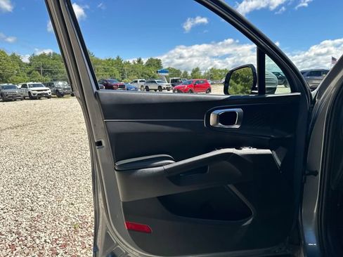Used 2025 Kia Sorento S AWD/4WD image 24