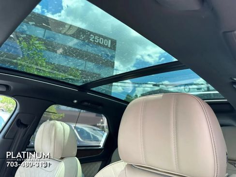 Used 2017 Bentley Bentayga AWD/4WD image 18
