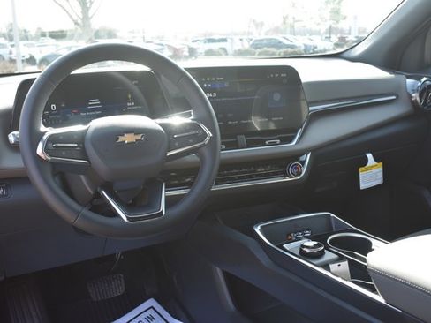 New 2026 Chevrolet Equinox LT w/ Convenience Package II image 18