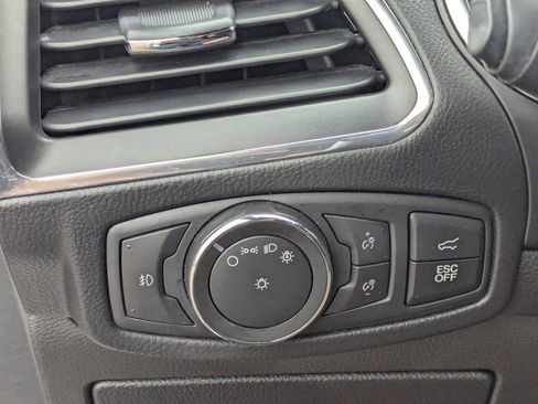 Used 2021 Ford Edge ST image 33