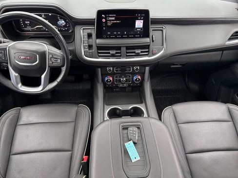 Used 2022 GMC Yukon SLT w/ SLT Premium Package image 18